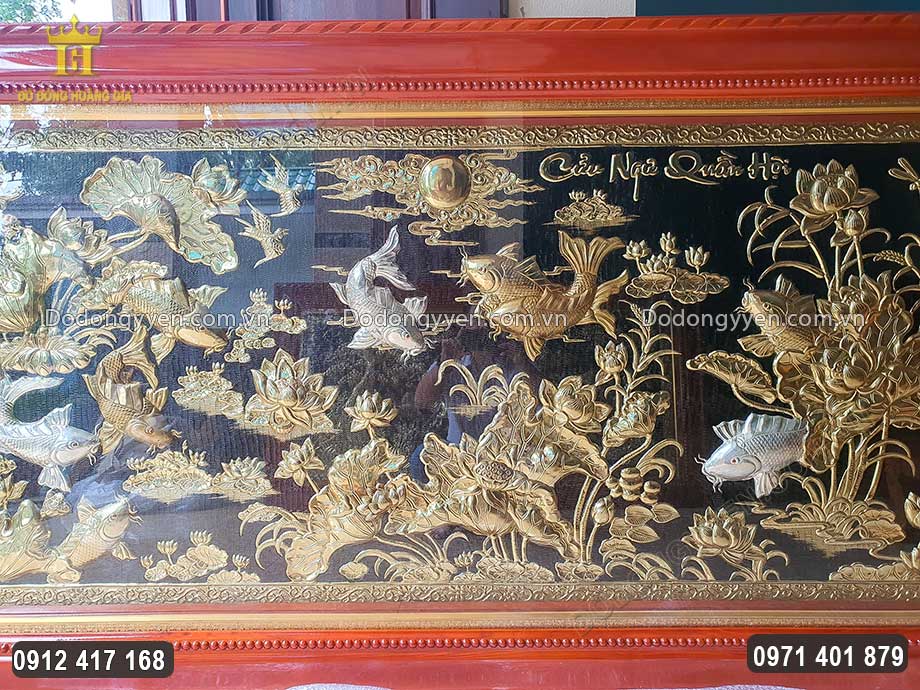 Từng chi tiết tr&ecirc;n vật phẩm đều được đ&ocirc;i b&agrave;n tay t&agrave;i hoa của c&aacute;c nghệ nh&acirc;n chăm ch&uacute;t tỉ mỉ, sắc n&eacute;t v&agrave; sinh động